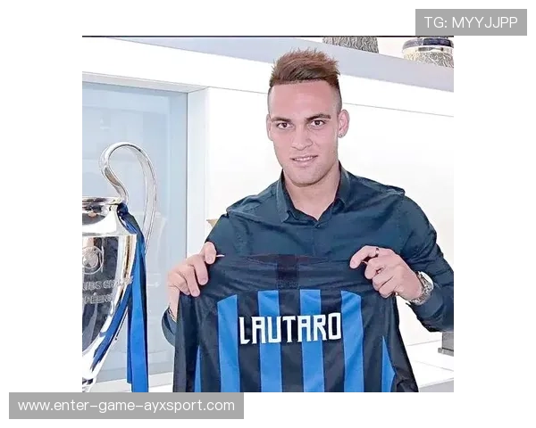 国际米兰保持纵深跑动强度,劳塔罗接应聪明